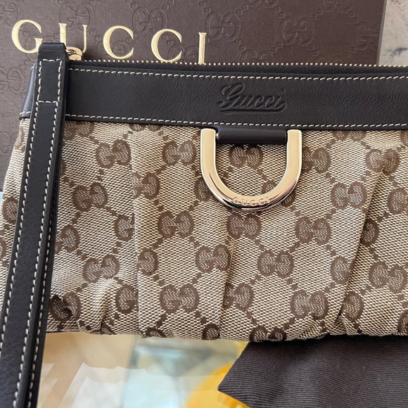 Gucci Gucci GG Canvas Wristlet - Picture 2 of 3